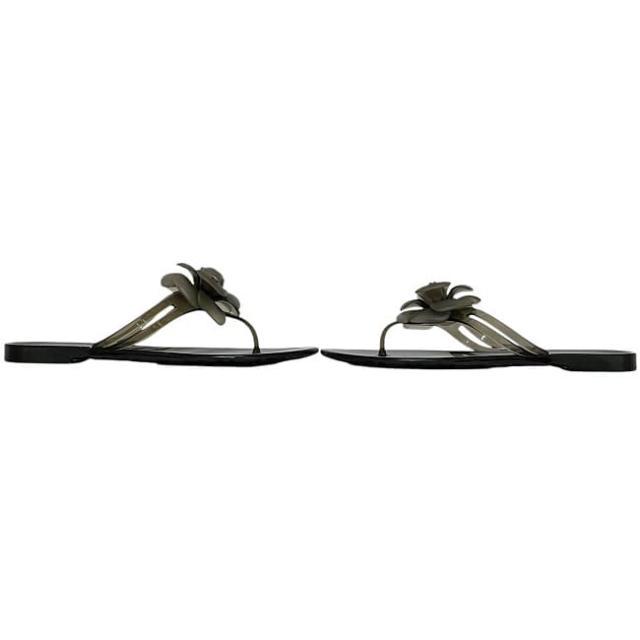 シャネル サンダル ec-23958 ブラック カメリア G26012X01618 美品 23.5cm ラバー 中古 CHANEL 37 レディース ココマーク 履物 ロゴ 金具 人気 定番 お洒落 シンプル 高級感 エレガント 黒 クリア 女性 靴 モチーフ 花 カジュアル ブランド 本物 鑑定済み