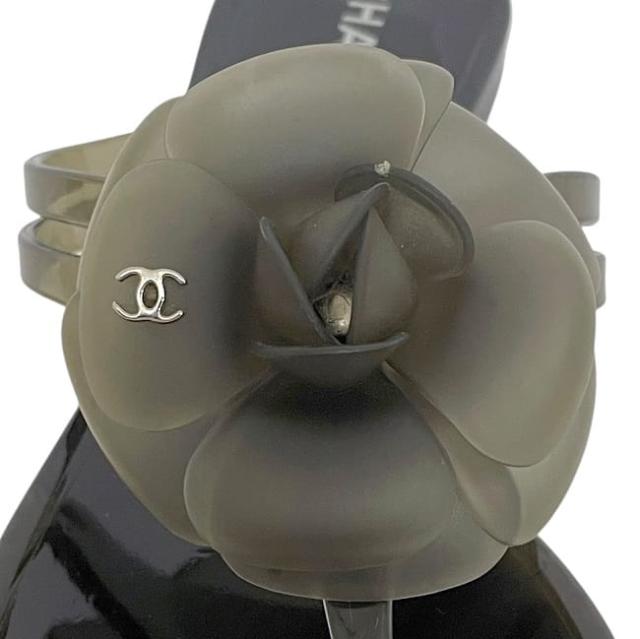 シャネル サンダル ec-23958 ブラック カメリア G26012X01618 美品 23.5cm ラバー 中古 CHANEL 37 レディース ココマーク 履物 ロゴ 金具 人気 定番 お洒落 シンプル 高級感 エレガント 黒 クリア 女性 靴 モチーフ 花 カジュアル ブランド 本物 鑑定済み