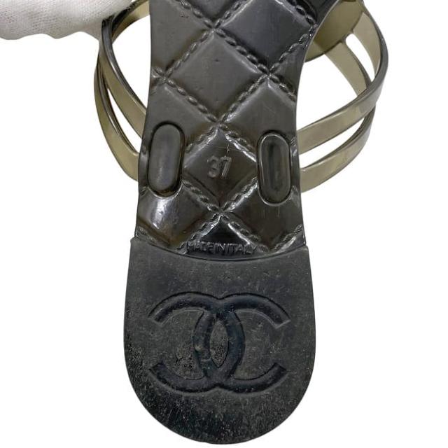 シャネル サンダル ec-23958 ブラック カメリア G26012X01618 美品 23.5cm ラバー 中古 CHANEL 37 レディース ココマーク 履物 ロゴ 金具 人気 定番 お洒落 シンプル 高級感 エレガント 黒 クリア 女性 靴 モチーフ 花 カジュアル ブランド 本物 鑑定済み