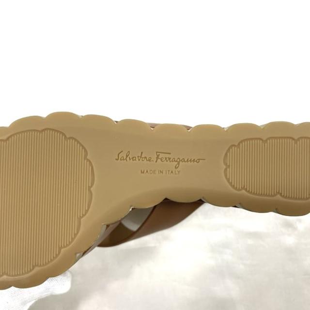 サルヴァトーレ フェラガモ サンダル ec-24003 ブラウン ゴールド 未使用 25.0cm レザー Sランク Salvatore Ferragamo ウェッジソール ヒールサンダル ヒール 定番 人気 箱付き 箱 お洒落 レディース プレゼント ギフト 贈り物 高級感 ブランド 本物 鑑定済み