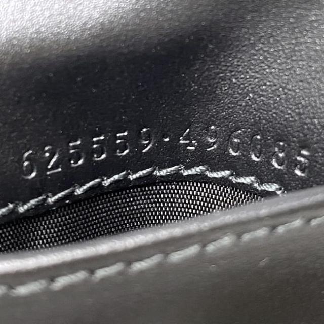 グッチ 二つ折り 財布 f-24075 ブラック GGエンボス 625559 未使用 札