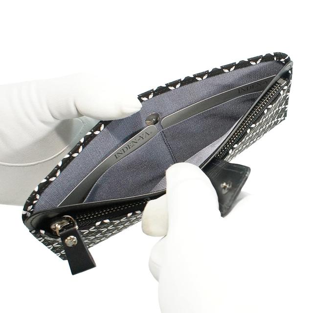 印傳屋] 印伝 長財布 小銭入れあり 薄い 鹿革 そよか 七宝繋ぎ柄 黒地