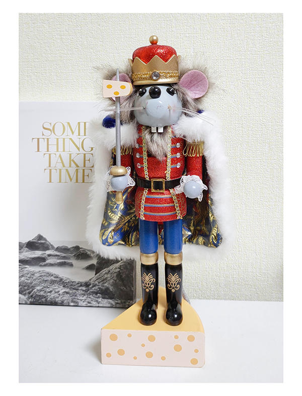 送料無料】くるみ割り人形 置物 木製 国王人形 ネズミの王様 祝日