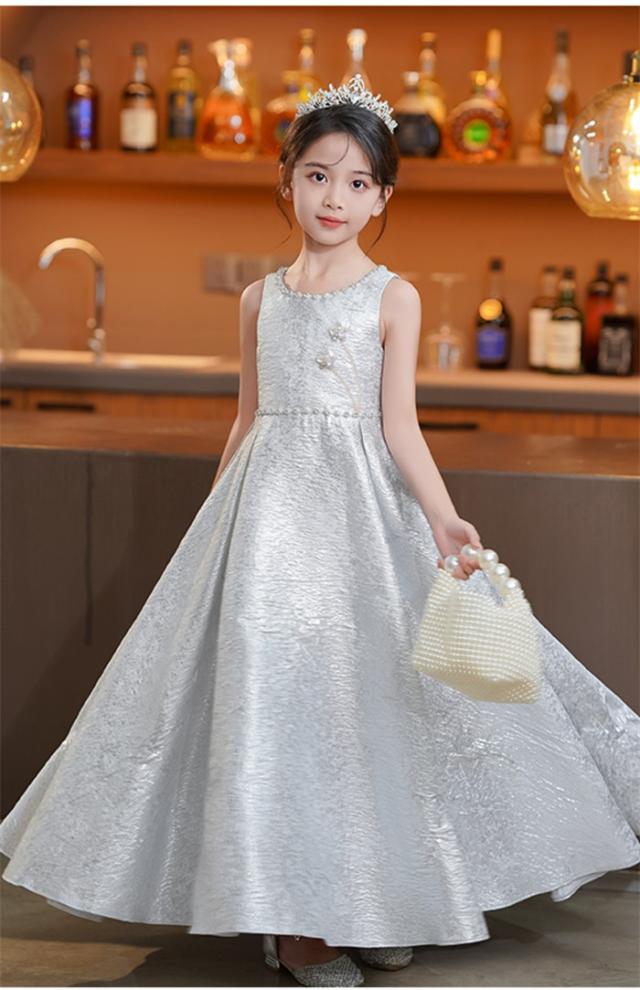 ピアノ発表会 ドレス 子供 女の子 シルバー 発表会ドレス ノースリーブ 子ども ワンピース お祝い日 演奏会 音楽会 フォーマル 誕生日 撮影 パーティー ジュニア キッズ ロングドレス ロング 七五三 結婚式 卒業式 入学式_6