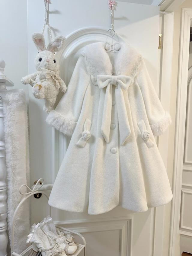 ステンカラーコート 冬服 レディース ジャケット 膝丈 もこもこ フリル コート ロリータ ロリータコート ロリータアウター トップス アウター 小柄 可愛い 学生 通学 通勤 日常着 着痩せ 女の子 長袖 袖あり 秋 冬 衣装 ゴスロリ 厚手 防寒 寒さ対策 秋冬 オシャレ