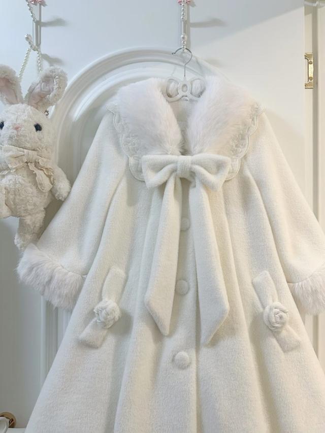 ステンカラーコート 冬服 レディース ジャケット 膝丈 もこもこ フリル コート ロリータ ロリータコート ロリータアウター トップス アウター 小柄 可愛い 学生 通学 通勤 日常着 着痩せ 女の子 長袖 袖あり 秋 冬 衣装 ゴスロリ 厚手 防寒 寒さ対策 秋冬 オシャレ