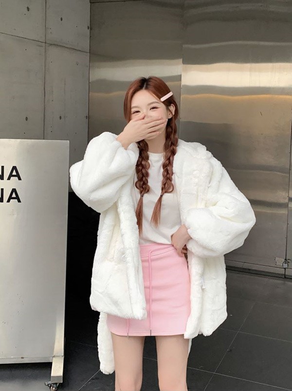 ウサギ耳付きピンクコート うさ耳ピンクのポンチョ風コート 着れば