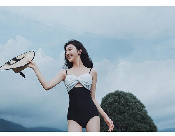 モノキニ水着 かわいいリボン 背中見せ セクシー 水着 レディース