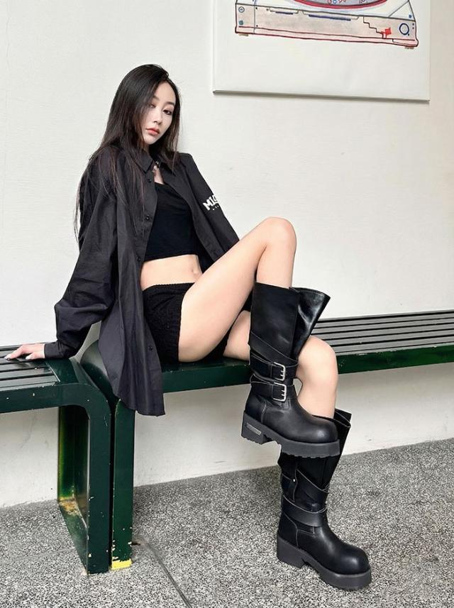 厚底 ブーツ レディース ロングブーツ ミドル丈 ベルト バックル エンジニアブーツ 黒 ブラック パンク ロック ゴシック 原宿系 厚底靴 美脚 脚長 盛れる 安定感 歩きやすい ストリート モード コスプレ ライブ フェス ダンス 衣装 靴 22.5cm 23cm 24cm 25cm_2