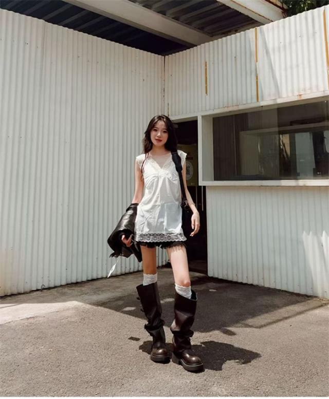 厚底 ブーツ レディース ロングブーツ くしゅくしゅ ミドル丈 ベルト バックル 黒 ブラック ブラウン パンク ロック ゴシック 原宿系 厚底靴 美脚 脚長 盛れる 安定感 歩きやすい カジュアル ストリート モード コスプレ ライブ フェス ダンス 衣装 靴 22.0-25cm