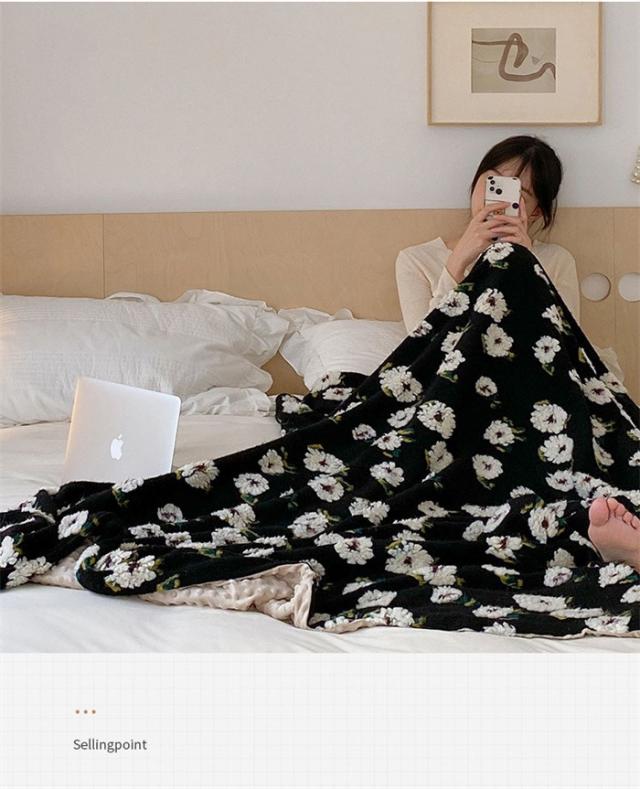 ブランケット 厚手 シングル 春秋 ひざ掛け デージー柄 ベッドカバー ソファーカバー インスタ映え インテリア 北欧 新生活応援 掛け毛布 冷房対策 毛布 洗える 寝具 軽い 暖かい かわいい 掛毛布 掛け布団_2