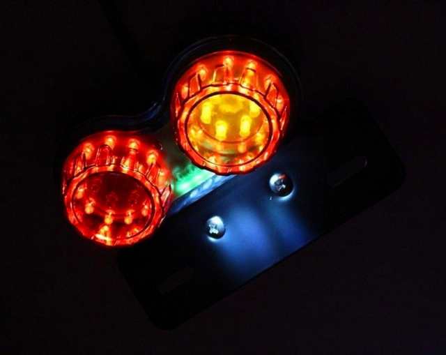 バイク 汎用 LED 丸型 2灯 12V 10V ウィンカー ナンバー灯 一体型 ステー付 クリア テールランプ お守り付 カスskr-a71【1〜2日発送】の通販はau  PAY マーケット マインド・ワン au PAY マーケット－通販サイト