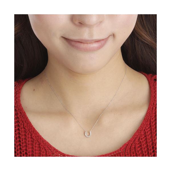 K18ホースシューダイヤモンドペンダント/ネックレス WG【メーカー直送】代引き・銀行振込前払い不可・同梱不可の通販は