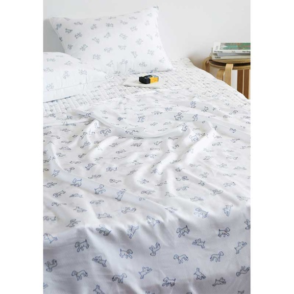 Dailylike（デイリーライク）用途多様 シルクのような風合いのレーヨン素材 掛布団（シングル）15ベドリントンテリア |b04の通販は