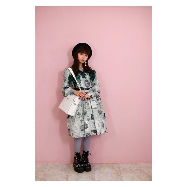 【レビュー投稿で+5％還元】リアレア オシトデート 春奈るな×リアレアコラボ OSHITODATE REA RARE スクエア2wayショルダー痛バッグ 痛バッグ 痛バ 収納面回転式 ショルダーバッグ 2way 推し活 推し活バッグ オタ活 推し事 メンズ レディース GF21201