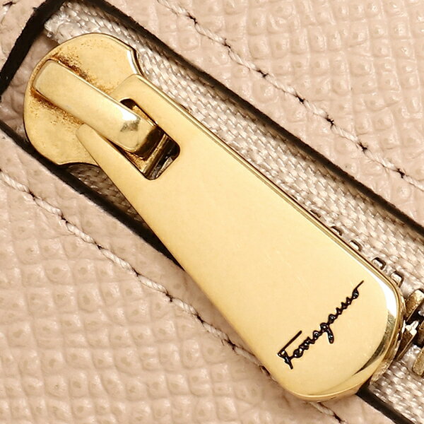 フェラガモ 長財布 ガンチーニ レディース FERRAGAMO 22D779の通販はau