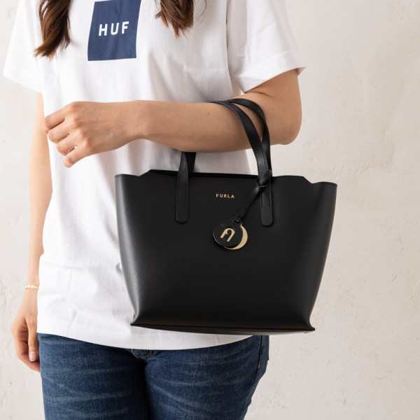 フルラ トートバッグ ハンドバッグ リンダ ブラック レディース FURLA WB01056 ARE000 O6000 LINDA S TOTE 25 NERO Sサイズ