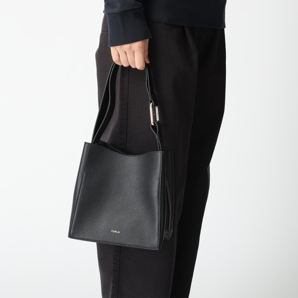 フルラ トートバッグ ヌヴォラ ブラック レディース FURLA WB01373 HSF000 O6000