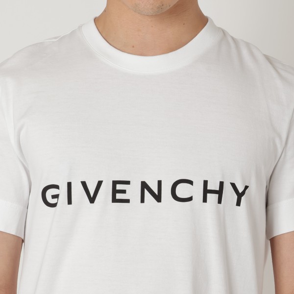 ジバンシィ リバースロゴTシャツ ホワイト Givenchy ロゴ Tシャツ | ホワイト | FARFETCH JP