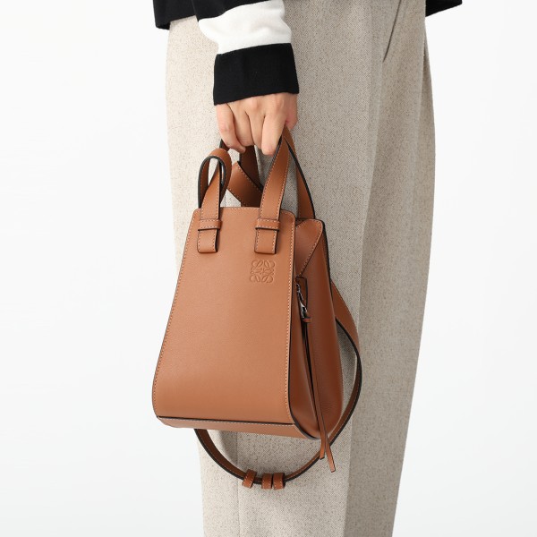 ロエベ ハンドバッグ ショルダーバッグ ハンモックバッグ コンパクト ブラウン レディース LOEWE A538H13X10 2530