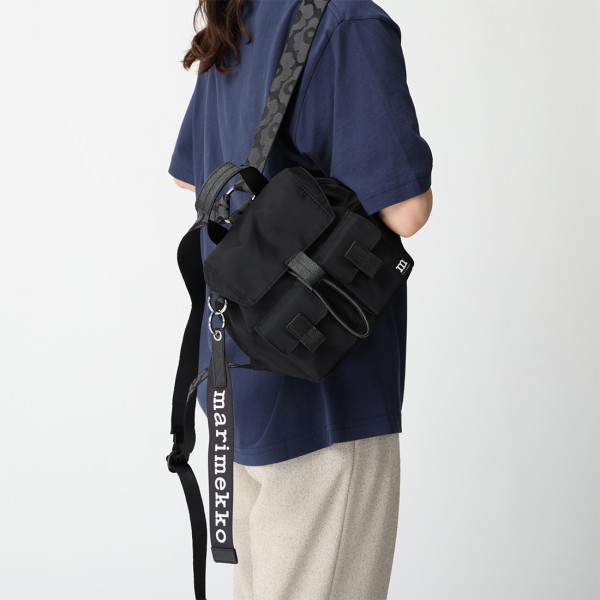 マリメッコ リュック バックパック エブリシング UNIKKO ウニッコ ブラック レディース MARIMEKKO 091199 009の通販は