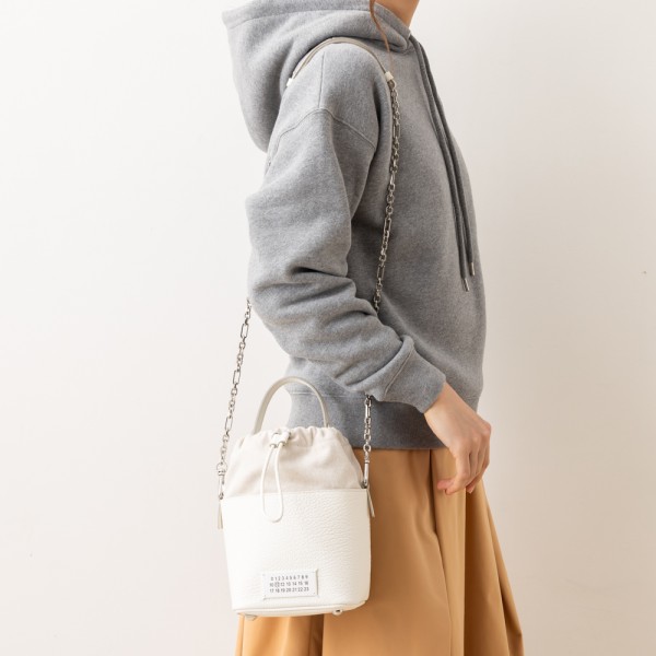 メゾンマルジェラ ショルダーバッグ ハンドバッグ ファイブエーシー ホワイト レディース Maison Margiela S61WG0035 P4348 H0157