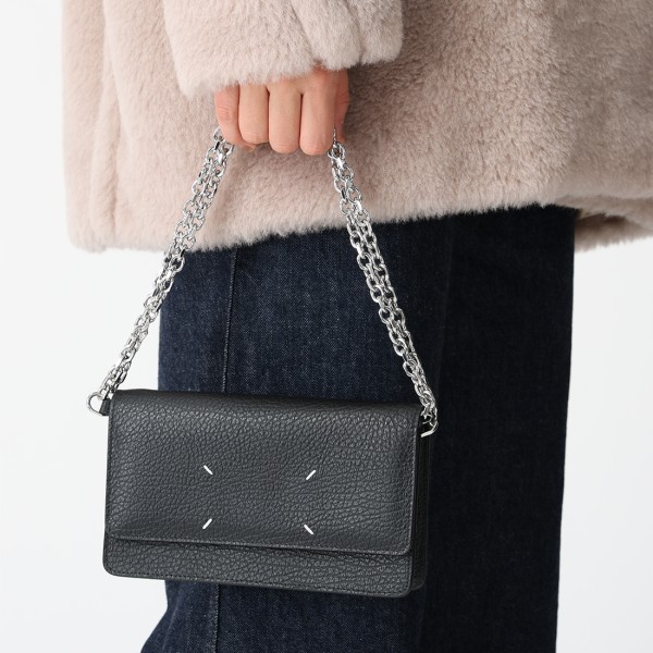 メゾンマルジェラ 長財布 ４ステッチ チェーンウォレット スマホケース ブラック レディース Maison Margiela SA3UI0008 P4455 T8013