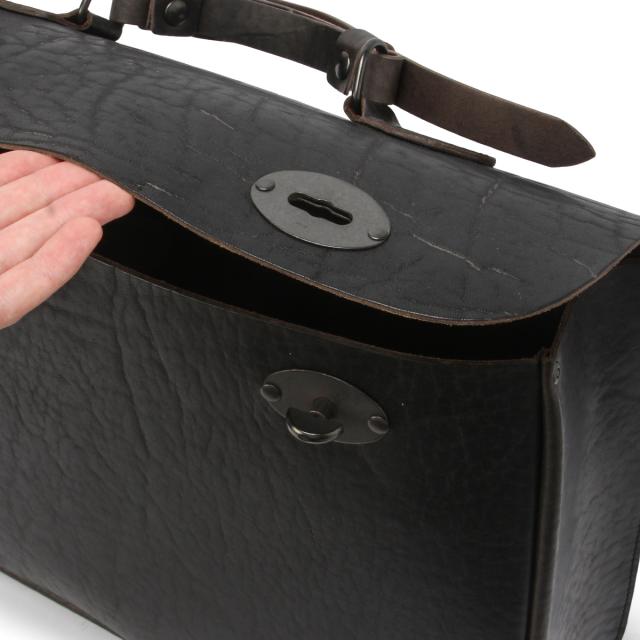 商品レビューで+5%｜キゴ クラシック ブル ショルダーバッグ メンズ