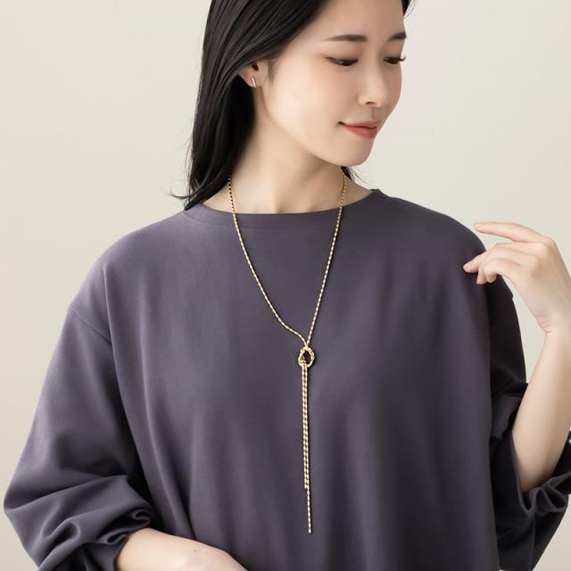 存在感抜群！レザー 編み込みロングネックレス ネイビーTWIGGY LOULOU WILLOUGHBY】タンスイパールロングネックレス