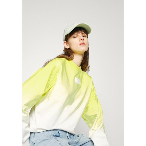 フューゴ レディース パーカー・スウェットシャツ アウター DEMOROLA - Sweatshirt - bright yellow bright  yellowの通販はau PAY マーケット - asty