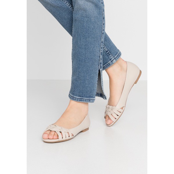 cream ballet pumps