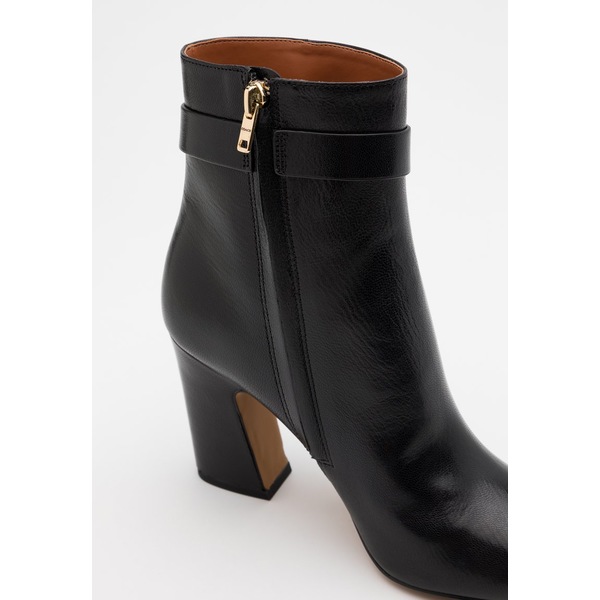 coach teri bootie