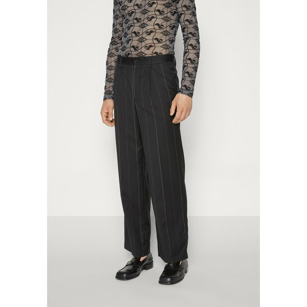 Han Kjøbenhavn OVERSIZED PLEATED SUIT TROUSERS - Trousers - black