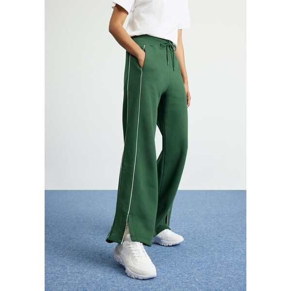 ナイキ レディース カジュアルパンツ ボトムス PANT Tracksuit bottoms