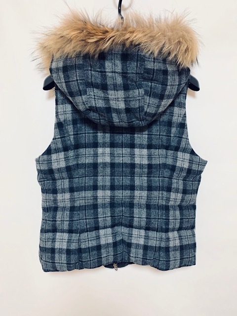 ニジュウサンク ダウンベスト サイズ2 M レディース 美品 ダークグレー グレー 黒 冬物 チェック柄 ファー リバーシブル 中古 の通販はau Pay マーケット ブランディア Au Pay マーケット店
