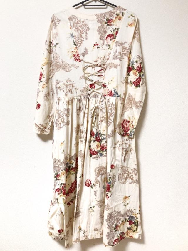 イクコ Ikuko ワンピース サイズm レディース ベージュ レッド マルチ 花柄 中古 05の通販はau Pay マーケット ブランディア Au Pay マーケット店
