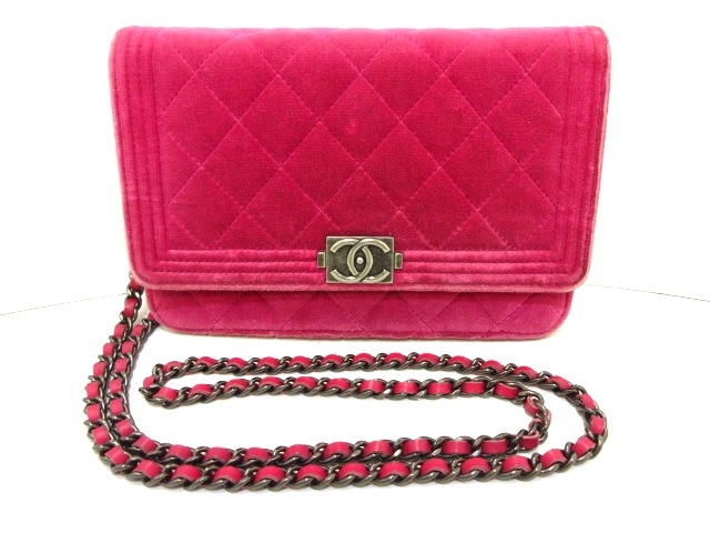 シャネル Chanel 財布 レディース ボーイシャネル ピンク チェーンウォレット ヴィンテージシルバー金具 ベロア 中古 の通販はau Pay マーケット ブランディア Au Pay マーケット店