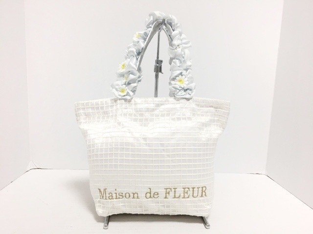 メゾンドフルール Maison De Fleur トートバッグ レディース 白 ライトブルー イエロー フラワー サテン 化学繊維 中古 0515の通販はau Pay マーケット ブランディア Au Pay マーケット店