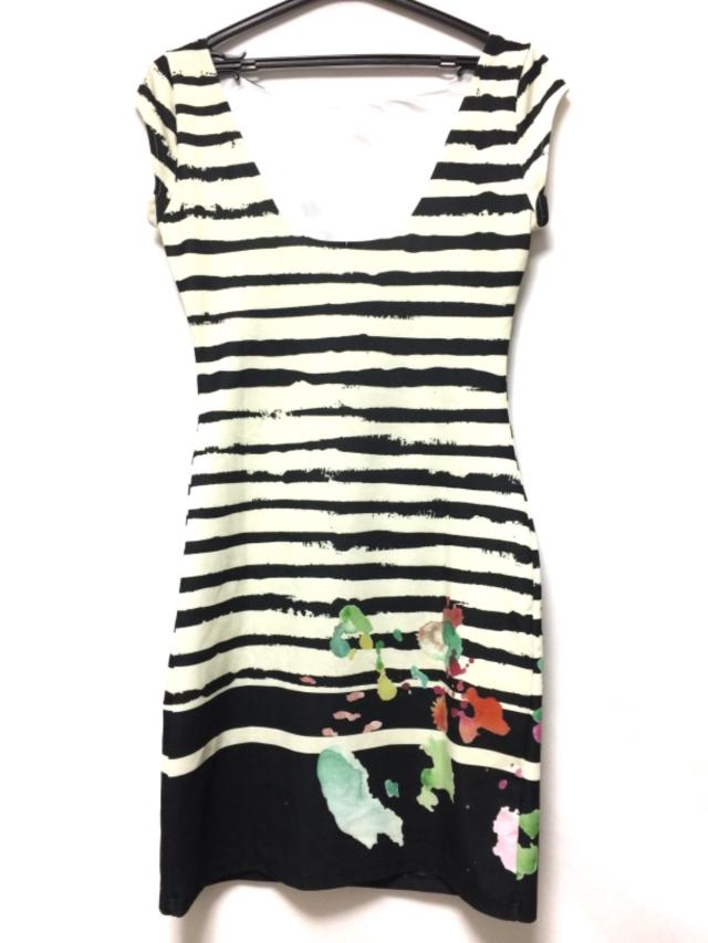 デシグアル Desigual ワンピース サイズs レディース アイボリー 黒 マルチ 中古 0626の通販はau Pay マーケット ブランディア Au Pay マーケット店