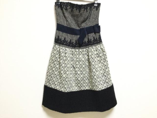 トッカ Tocca ワンピース サイズ4 S レディース アイボリー 黒 ネイビー 中古 1110の通販はau Pay マーケット ブランディア Au Pay マーケット店