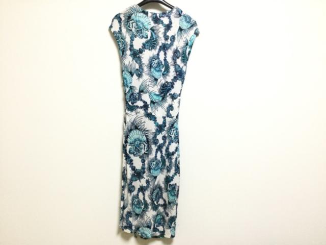 ジャストカヴァリ ワンピース サイズ38 S レディース アイボリー ブルーグリーン ダークネイビー ノースリーブ ミニ 中古 1116の通販はau Pay マーケット ブランディア Au Pay マーケット店