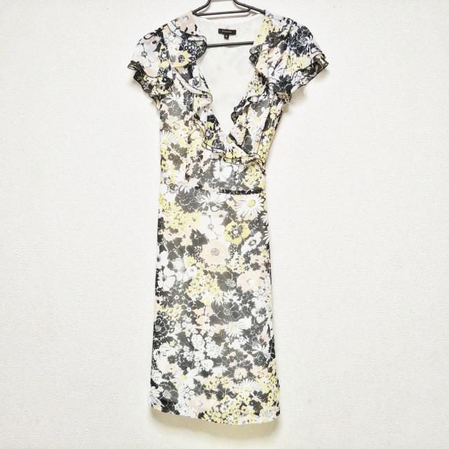 トッカ Tocca ワンピース サイズ4 S レディース 美品 黒 アイボリー マルチ 半袖 ロング 花柄 還元祭対象 中古 2102の通販はau Pay マーケット ブランディア Au Pay マーケット店