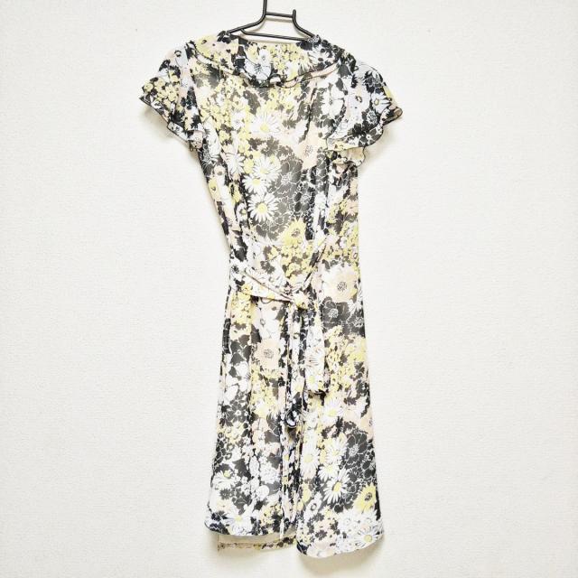 トッカ Tocca ワンピース サイズ4 S レディース 美品 黒 アイボリー マルチ 半袖 ロング 花柄 還元祭対象 中古 2102の通販はau Pay マーケット ブランディア Au Pay マーケット店