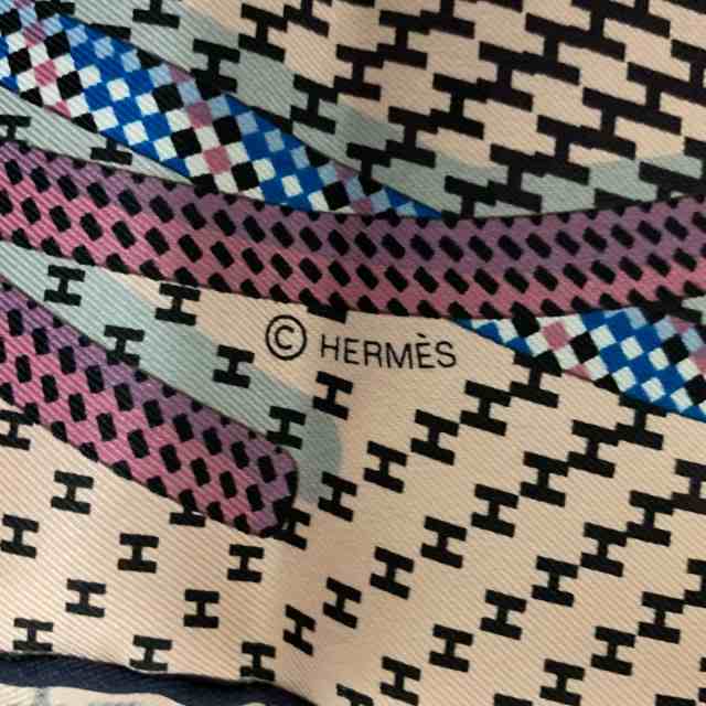 エルメス HERMES スカーフ レディース 美品 カレ70 ライトピンク×黒