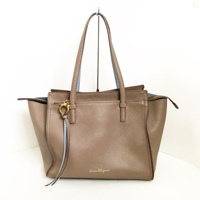 サルバトーレフェラガモ SalvatoreFerragamo ショルダーバッグ レディース エイミー ベージュ レザー【中古】20240417の通販は