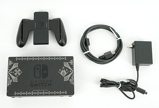 【１日と三太郎の日はポイント３倍！！】【中古】送料無料 任天堂 モンスターハンターダブルクロス Nintendo Switch Ver. スペシャルパック ソフトなし 液晶画面いたみ_1
