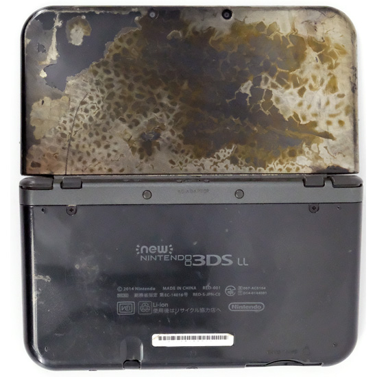 【１日と三太郎の日はポイント３倍！！】【中古】送料無料 任天堂 Newニンテンドー3DS LL メタリックブラック 本体のみ 本体・液晶画面いたみ_1