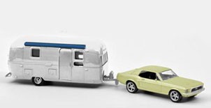 ノレブ 【再生産】1/43 フォード マスタング 1968 ライトイエロー ＆ エアストリーム キャラバン【270581】ミニカー  返品種別Bの通販は