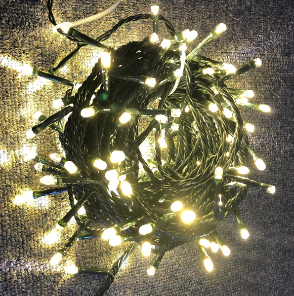 エス・ティー・イー イルミネーションライト（シャンパンゴールド） STE　デコライトプロ　チェーンライト150球 DDPL150GLG返品種別Aの通販は 6,314円