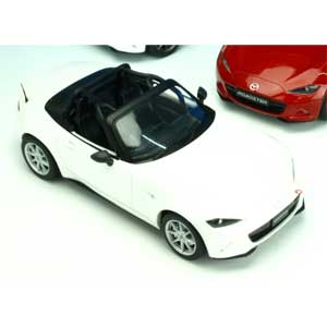 FIRST:18 1/18 マツダ ロードスター NR-A ホワイト 完成品